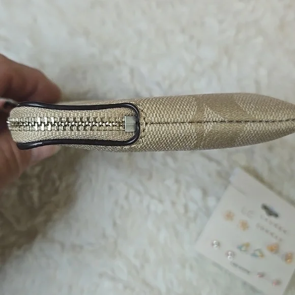 Coach Beige and Pink Wristlet With Lauren Conrad Nwt 5 Pair Of Earrings - Picture 8 of 11